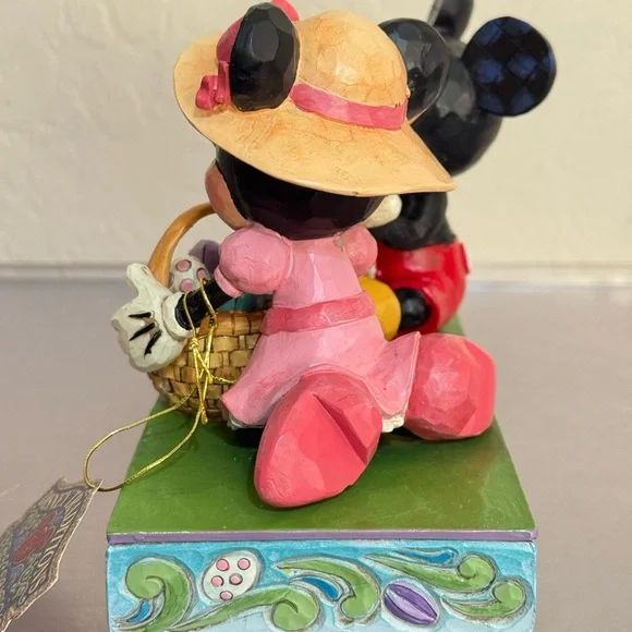 Jim Shore Disney Traditions Mickey & Minnie Mouse Easter Artistry 6008319 (1488) - Picture 5 of 16
